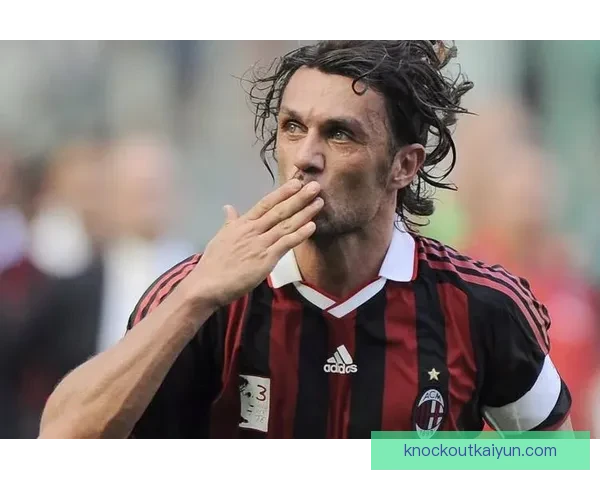 马尔蒂尼防守动作分析：表现稳健，技术细腻，为后防线提供强有力保障