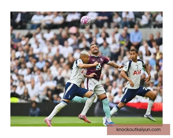 英超戴维斯状态回暖，热刺防线表现逐渐稳定